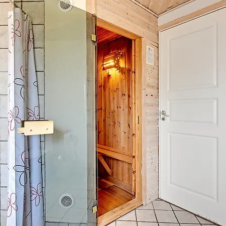 Four-bedroom Holiday In