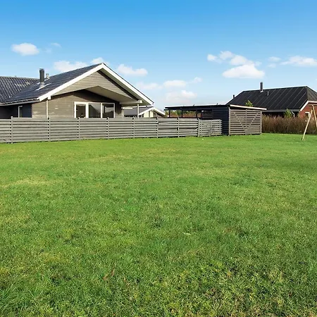 Four-bedroom Holiday In Tarm